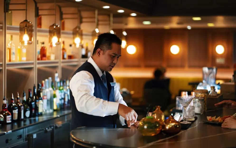 Azamara, Atlas Bar 2.jpg